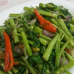 ผัดผักบุ้งไฟแดง