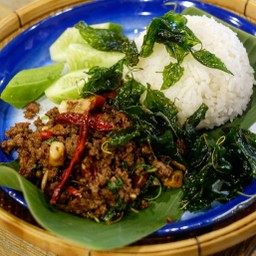 ข้าวกะเพราเนื้อ