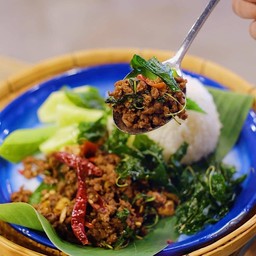 ข้าวผัดกะเพรา หมู , ไก่