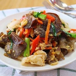 (กับข้าว) เห็ดหูหนูผัดไข่