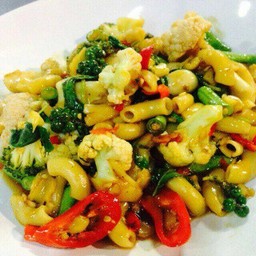 มักกะโรนีผัดขี้เมา