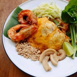 ผัดไทยโบราณกุ้งสด