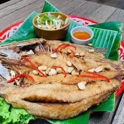 ปลากะพงทอดน้ำปลา