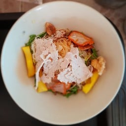 ก๋วยเตี๋ยวไทยครูตอม สายหนองปิง