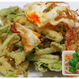 ยำตำลึงกรอบ