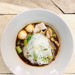ก๋วยเตี๋ยวเรืออยุธยารสเด็ด สาขาเจ้าเก่าโฮมแลนด์ -