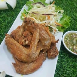 ปีกไก่ทอดน้ำปลา
