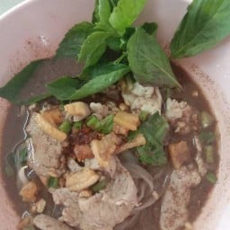 ก๋วยเตี๋ยวหมูใหญ่