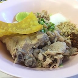 ก๋วยเตี๋ยวเคาะระฆัง ปตท ไทรน้อย
