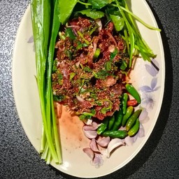 ก้อยเน้ือดิบ