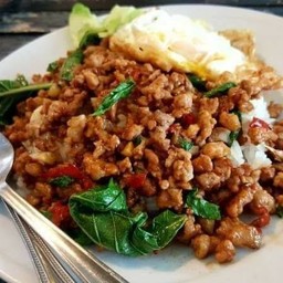 ข้าวราดกระเพราหมู