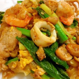 ผัดซีอิ๊วทะเลพิเศษ