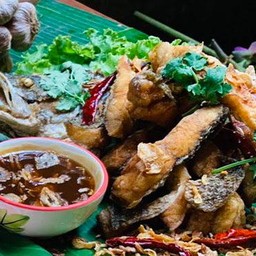ปลากะพงทอดซอสเปรี้ยวหวาน