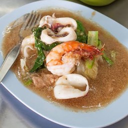 ราดหน้าทะเลพิเศษ