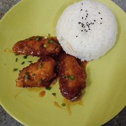 ข้าวไก่ทอดเกาหลีซอสสไปซี่