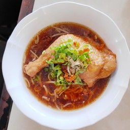 เกาเหลาไก่ตุ๋น(น่องติดสะโพก)