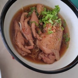 เกาเหลารวมไก่ตุ๋น(น่องติดสะโพก+ ตีนไก่ตุ๋น)