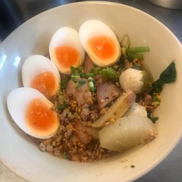 ก๋วยเตี๋ยวหมูต้มยำใส่ไข่เสรีไทย11