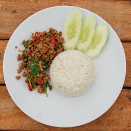 กะเพราหมูราดข้าว