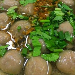 ลูกชิ้นเนื้อลอยนำ้