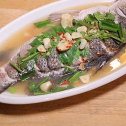 ปลากะพงนึ่งมะนาว