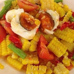 เกาเหลาข้าวโพดไข่เค็ม