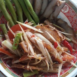 ส้มตำคอหมูย่าง