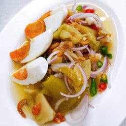 ยำผักกาดดองกุ้งแห้งไข่เค็ม