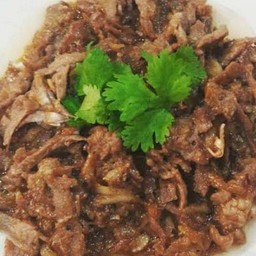 เนื้อ ผัดกระเทียมพริกไทย