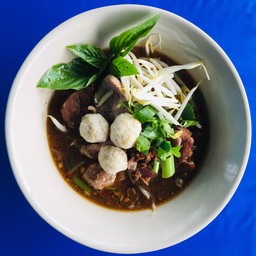 ก๋วยเตี๋ยวไก่มะระ  ก. ก้อง