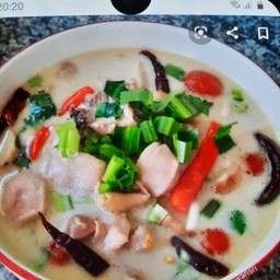 ต้มข่าไก่