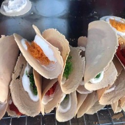 แม่เล็กขนมเบื้อง