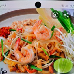 ผัดไทย กุ้งสด