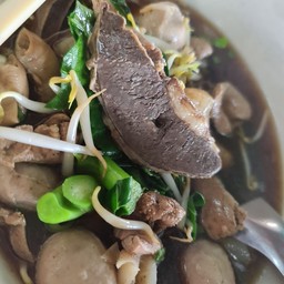 ก๋วยเตี๋ยววัดดงมูลเหล็ก