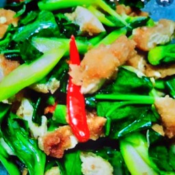 คะน้าไก่ชิ้นเป็นกับข้าว