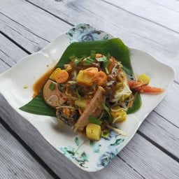 ส้มตำป้าปุ๊ มีข้าวกะเพราเนื้อเปื่อยโปราณ สาขาใหญ่