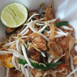 ร้าน ผัดไท หอยทอด เฮฟวี่