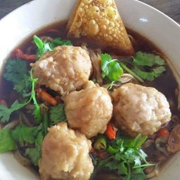 เกาเหลาซูเปอร์ลูกชิ้นหัวล้าน