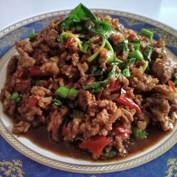 กระเพราเนื้อสับ (เป็นกับ)