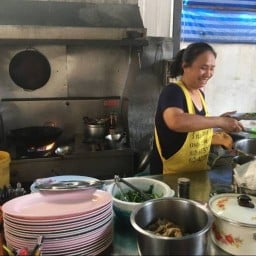 ราดหน้าพี่หมู(เทคโน)