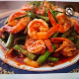ผัดพริกแกงกุ้งเป็นกับข้าว