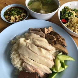 โต ข้าวมันไก่ตอน โจ๊ก ต้มเลือดหมู วัชรพล วัชรพล