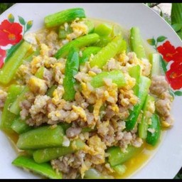 ข้าว ผัดแตงกวาหมูสับไข่