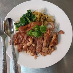 ข้าวขาหมูธรรมดา