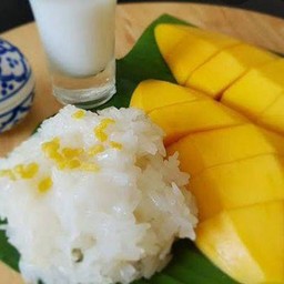 ข้าวไก่ย่าง&หมูกรอบ -