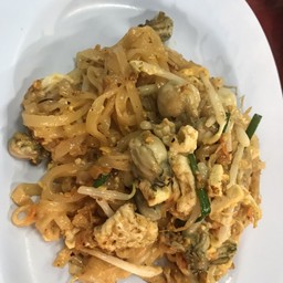 ผัดไทยขี้เมาหอยนางรม