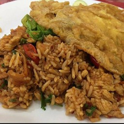 ข้าวผัดปลากระป๋อง