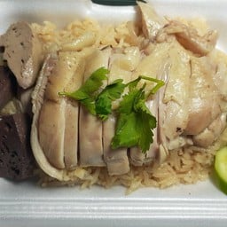 โรจน์ เข้ามันไก่ มักกะสัน