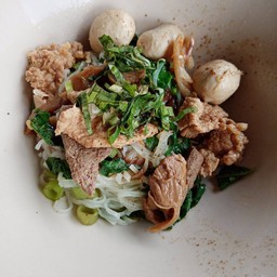 ก๋วยเตี๋ยวแห้งหมูน้ำตก(พิเศษ)