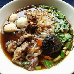 ป้าโจ้ ก๋วยเตี๋ยวหมูตุ๋น